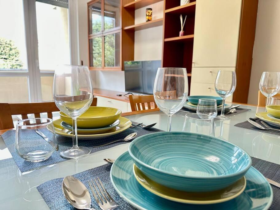 Low Cost Holiday An Business House And Free Park By Revenue House Como Dış mekan fotoğraf